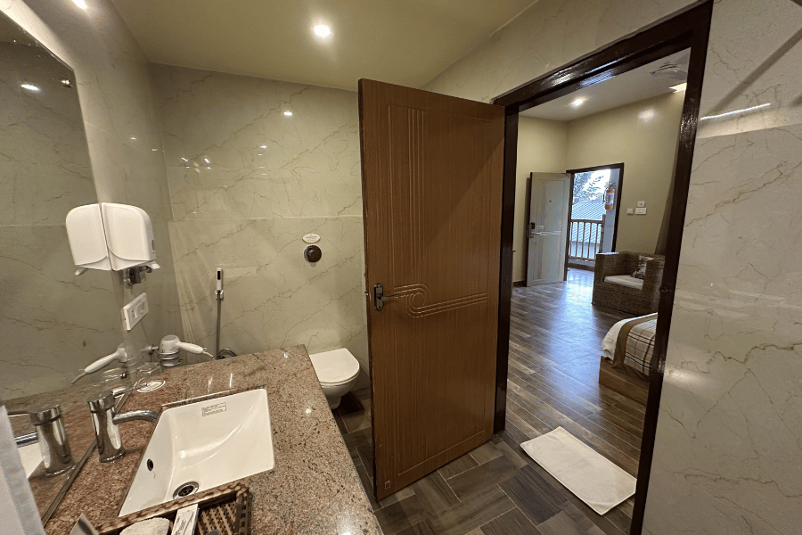 Bathroom sample for Jungleciti House rooms